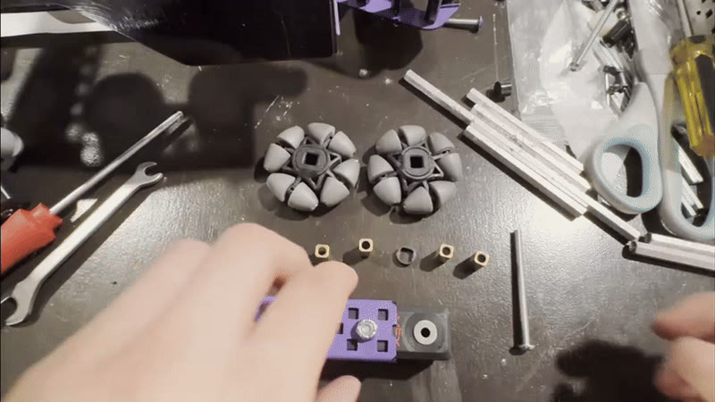 Low profile screw joint pod assembly